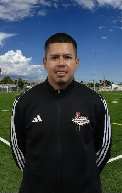 Oscar Herrera headshot.